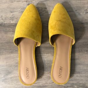 NWT Mustard Suede Mule with Pointed Toe